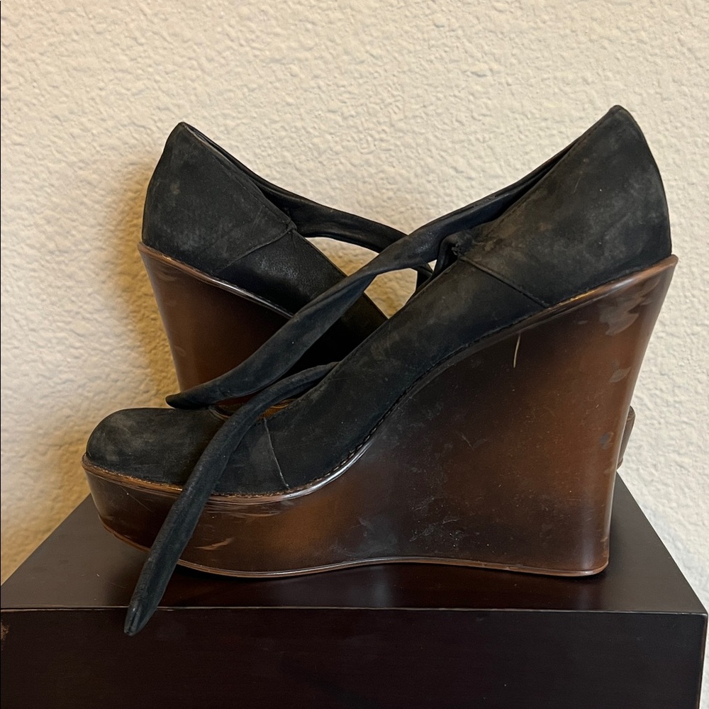 Jessica Simpson Black and Brown Wedges